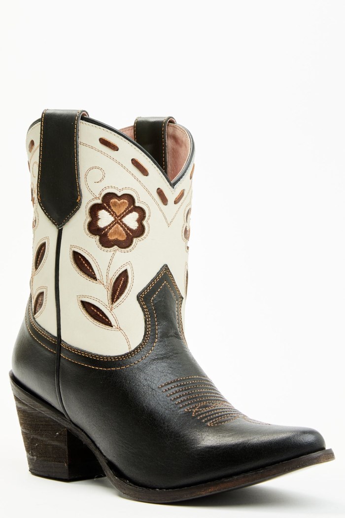 Idyllwind Women's Runaway Black Western Booties - Round Toe | Black