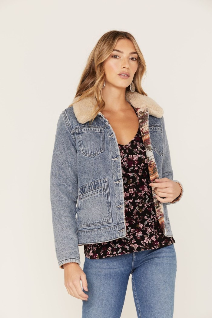 Idyllwind Women's Light Wash Reversible Sherpa Blanket Denim Jacket | Light Wash