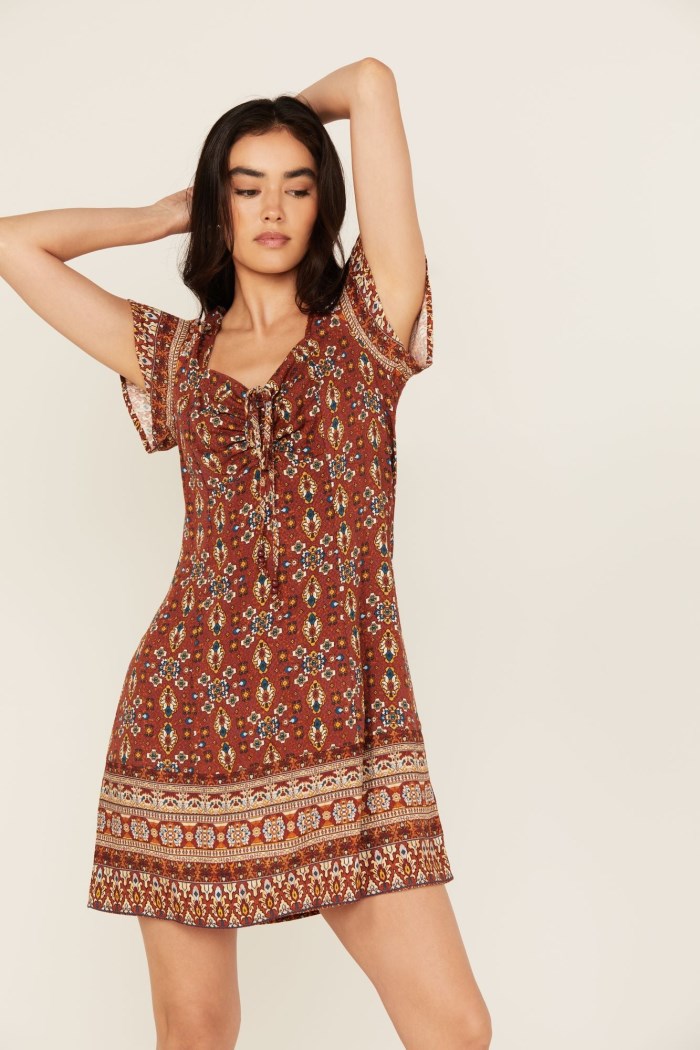 Idyllwind Women's Saxony Tapestry Print Short Sleeve Mini Dress | Caramel