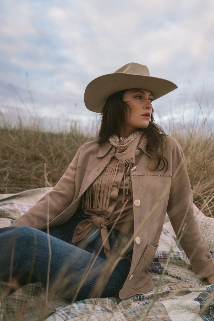 Idyllwind Women's Daiseta Suede Shacket Jacket | Beige/khaki