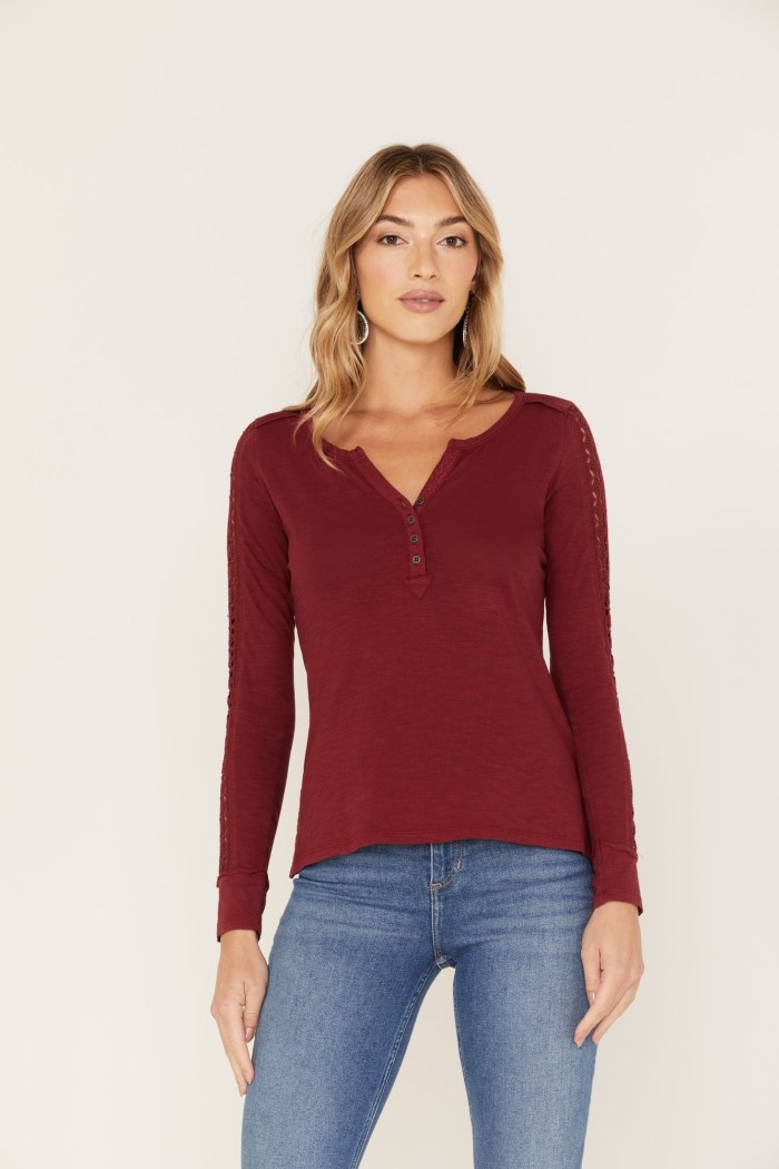 Idyllwind Women's Trustie Henley Top | Steel Blue