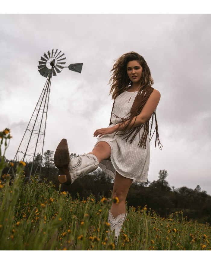 Idyllwind Women's Gladiolus Metallic Slip Tie Front Dress | Ivory