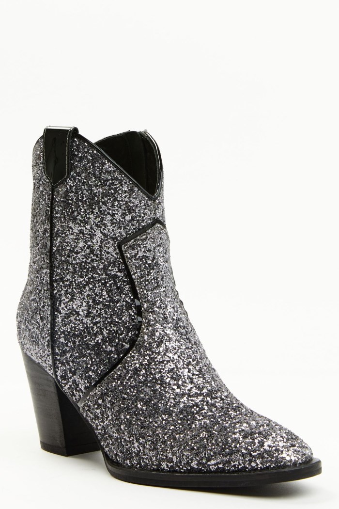 Idyllwind Women's Stop and Stare Western Booties - Round Toe | Silver