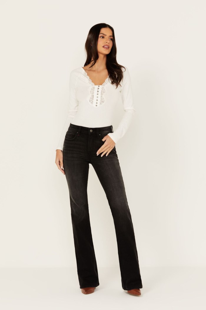 Idyllwind Women's Shadow Lane Mid Rise Debbie Stretch Bootcut Jeans | Black