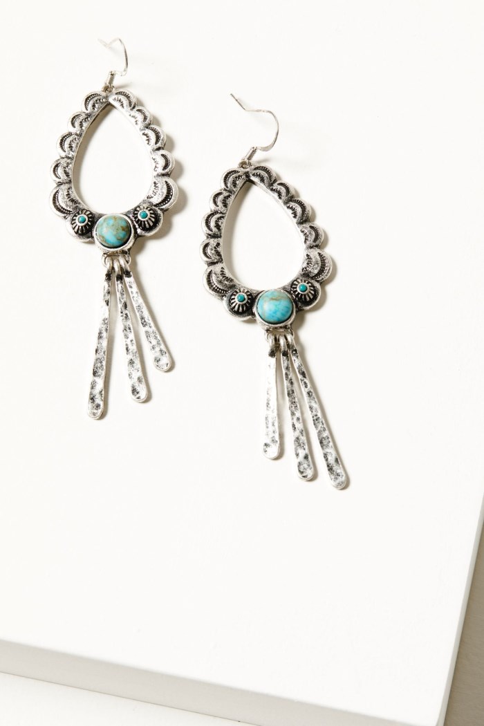 Idyllwind Women's Bellafonte Teardrop Scalloped Earrings | Silver