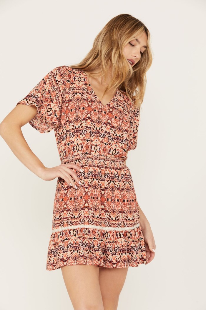 Idyllwind Women's Blossom Flutter Sleeve Smocked Dress | Maroon