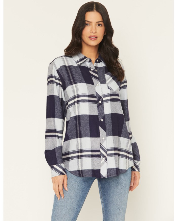 Idyllwind Women's Shadowood Plaid Print Long Sleeve Snap Flannel Shirt | Indigo