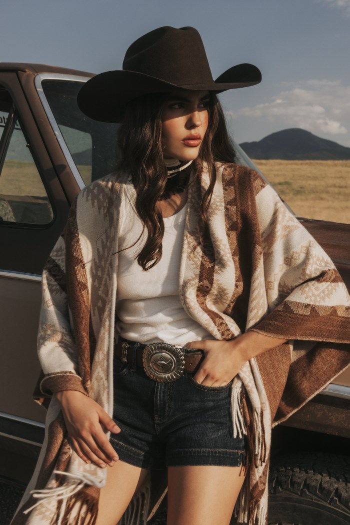 Idyllwind Women's Edsel Southwestern Print Shawl | Tan