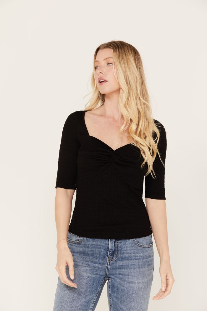 Idyllwind Women's Carson Twist Front Top | Black