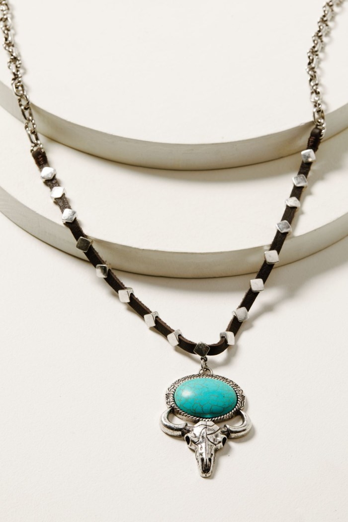 Idyllwind Women's Lavergne Turquoise Stone Bull Head Necklace | Silver