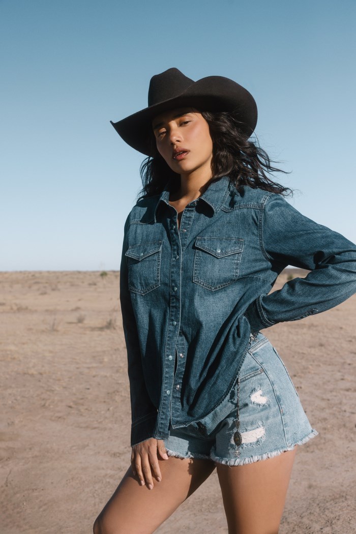 Idyllwind Women's Abbott Dark Wash Chambray Long Sleeve Snap Western Shirt | Dark Wash