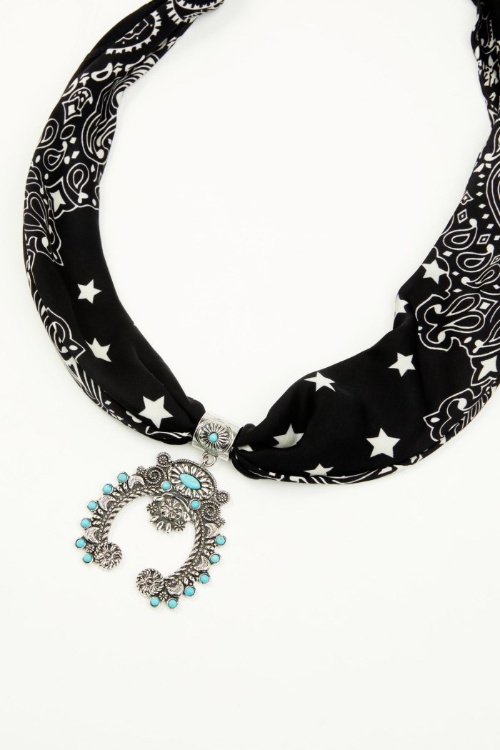 Idyllwind Women's Laurinda Squash Blossom Bandana Necklace | Black