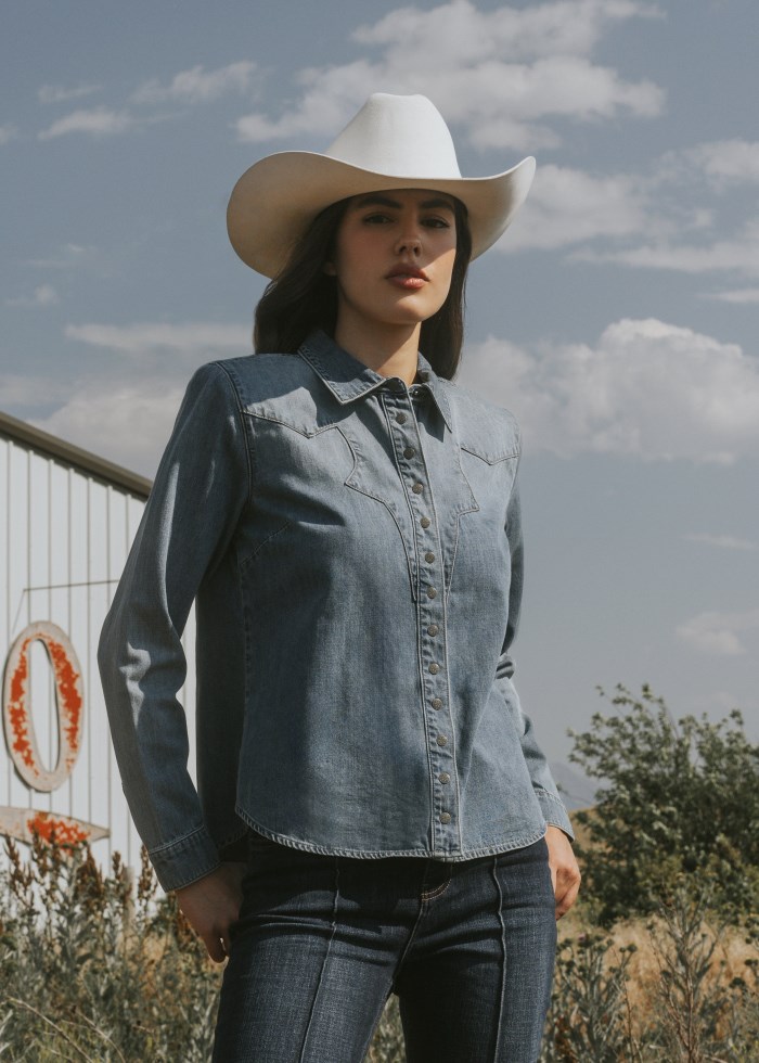 Idyllwind Women's Huckleberry Medium Wash Long Sleeve Snap Western Shirt | Medium Wash