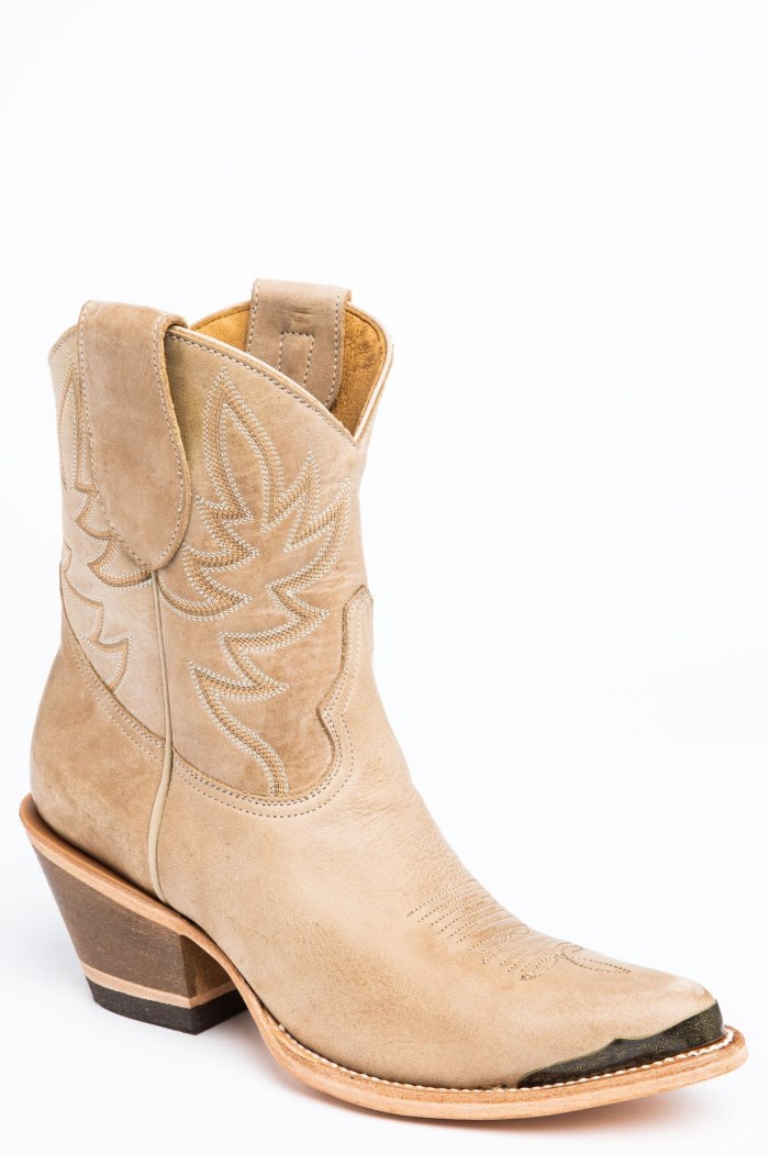 Idyllwind Women's Wheels Natural Western Booties - Round Toe | Natural