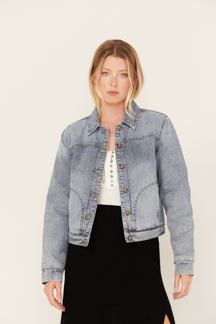 Idyllwind Women's Barton Reversible Denim Blanket Jacket | Light Wash