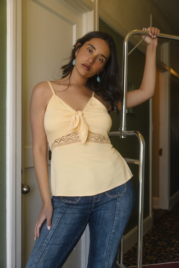 Idyllwind Women's Lace Inset Tie-Front Cami | Yellow