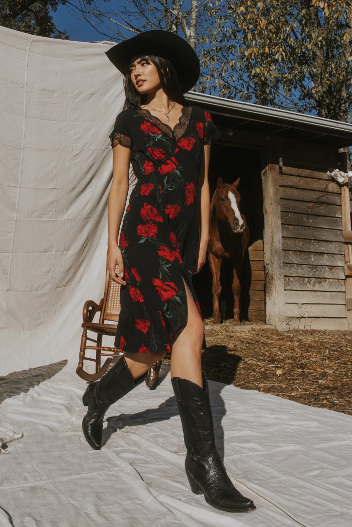 Idyllwind Women's Rosely Floral Print Lace Trim Midi Dress | Black