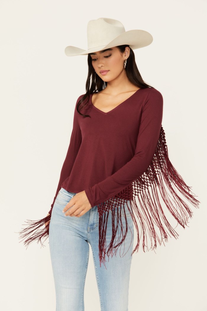 Idyllwind Women's Elsie Kimono Fringe Top | Maroon