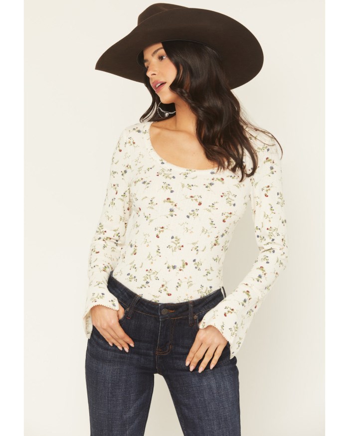 Idyllwind Women's Harborwood Floral Print Bell Long Sleeve Top | Cream