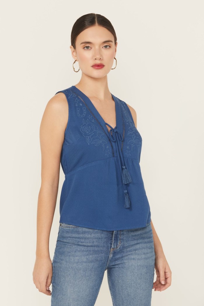 Idyllwind Women's Cedar Embroidered Tie-Front Sleeveless Top | Blue