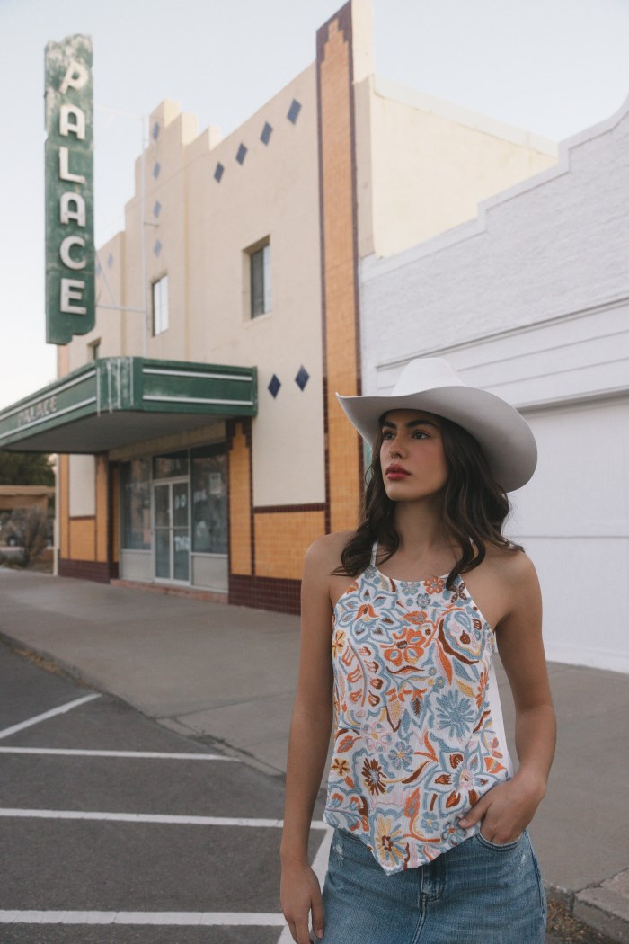 Idyllwind Women's Floral Haze Embroidered Crinkle Tank Top | Ivory